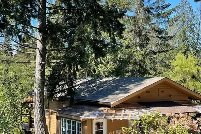 Image de Quiet north nanaimo cabin steps to all amenities