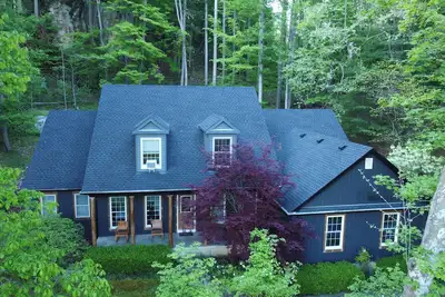 Image de Secluded mountain view cabin near Hocking hills