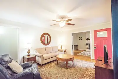 Image de Perfect for Extended Stays! Fenced Yard, Pets Welcome