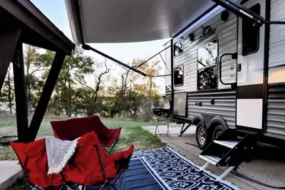 Image de New 2023 Jayco Jay Flight Rv Fully Furnished with Full hook-ups already set up!