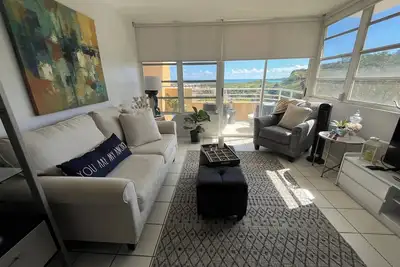 Image de Serene Coastal Getaway with Amazing Ocean View