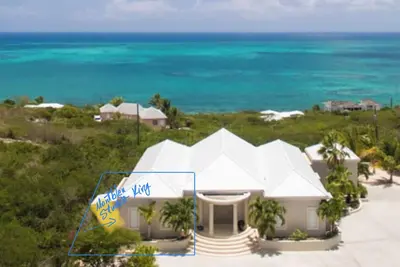 Image de ParadiseOneVilla Suites - 2 Suites - 3 Bedrooms - Centrally Located