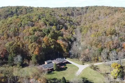Image de Lakeside Lodge in Tennessee nature with sauna and hot tub available