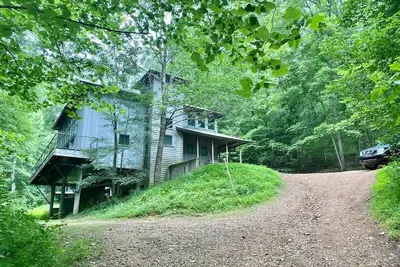 Image de Fork Inn's Parrot House in the Woods Ph