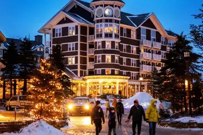 Image de Lux Stay Usa | Ballhooter Twin Gables |Ski-In/Out| Hot Tub