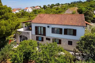 Image de Three Bedroom Apartment with Terrace and Graden view