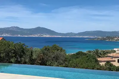 Superbe Villa Tarif Extra Vue Mer Piscine A Debordement Prestations De Standing