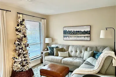 Image de Cozy Escape in Pointe Royale! Golf View! King Bed! Indoor Pool! Jetted Tub!