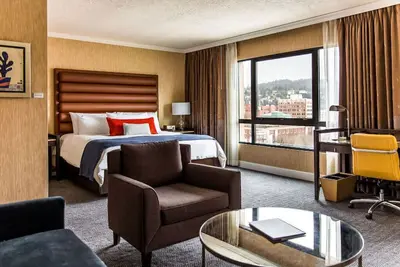 Image de Downtown Adventure | Studio Suite + Local Touches