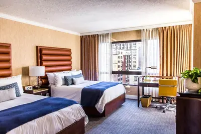 Image de Urban Retreat | Ada Two Double + Locally Inspired