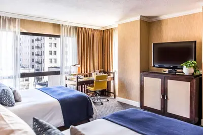 Image de Accessible Two Doubles | Dt Portland & More Perks