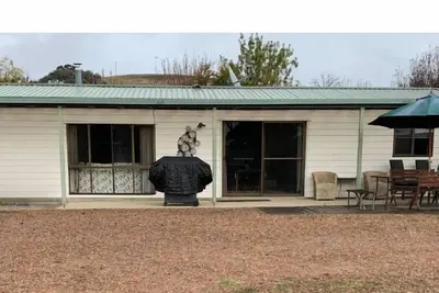 Image de Family Friendly Farm-stay - Laurobel Cottage, Michelago Nsw, Snowy Monaro Region