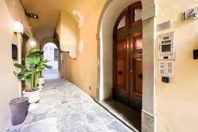 Image de Chiasso del Buco 14 - Style et confort près de P. Signoria