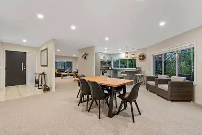 Image de Peaceful on Punawai with Wi-Fi, modern, secure rear garden. Bbq and outdoor entertainng area.