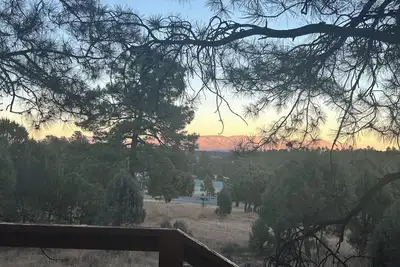 Mountain Getaway! 3br/2. 5ba minutes from downtown Ruidoso!