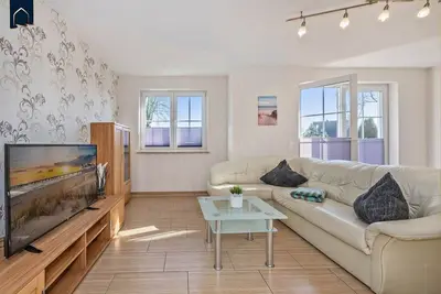 Image de Ulme - Family-friendly vacation home in Kachlin with garden & playground in