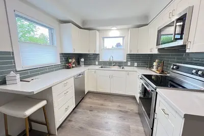 Image de Clean & Newly Remodeled Duplex Cottage in St. Clair, Walk to  Golfing & Boating