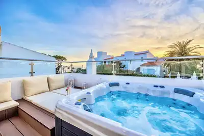 Image de Stunning 2-Bedroom Beach Retreat in Vale do Lobo