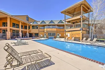 Image de Hot Tub & Indoor Pool Access at Granby Condo