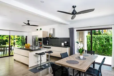 Image de New listing, steps to Langosta beach, Casa Isabella.