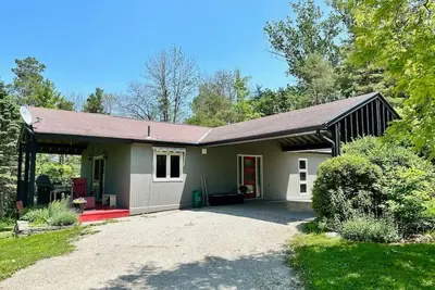 Image de Porchside Retreat: Sauna and Treeline Backyard