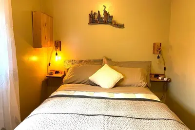 Image de Welcome To Cabin Fever Cabins Retreat in Temperance Vale New Brunswick