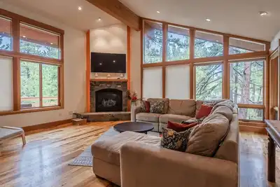 Image de Northstar Vista: Creekside Home w/ Views, Pool Table, and Free Northstar Shuttle