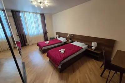 Image de the house is located in the city center