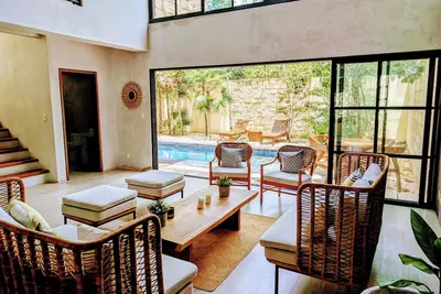 Image de Stunning 3-Level Villa with Rooftop and Two Pools!