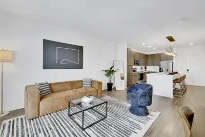 Image de Spacious Oasis w/ Pool, Gym, & Stunning City Views