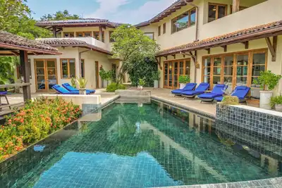 Image de Casa Cay | Walk to Beach + Beach Club Access