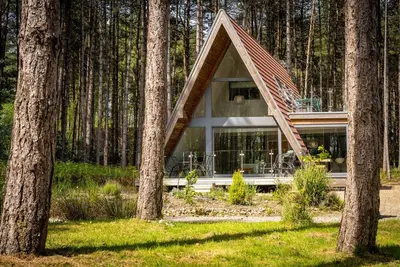 Image de Liz's Lodge - Scandinavian inspired A-framed lodge, set in a secluded development of lodges
