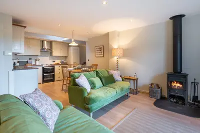 Image de Lily Cottage - beautiful cottage with wood burning stove and lovely garden