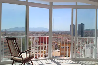 Rare find! Skyline View-Modern family-friendly 4 bedrooms 2 bathroom Flat Malaga