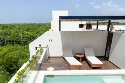 Image de Penthouse Studio Apt w/ Private Roof & Pool ᯽Ph7\n\n