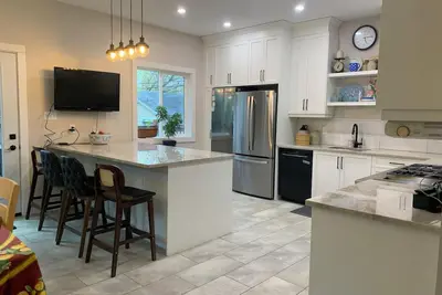 Image de 2 Story Home in West End of Halifax