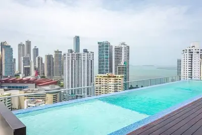 Image de Luxury 2 bedroom apt with free parking