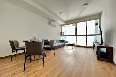 Image de Luxury 2 Br apt with free parking