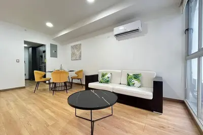 Image de Luxury 2 Br apt with free parking
