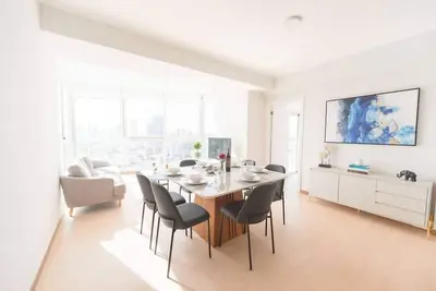 Luxury 3 Bedroom Oceanview apt w parking balcony