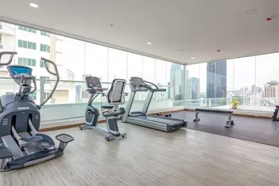 Luxury 2 Br apt with free parking and balcony