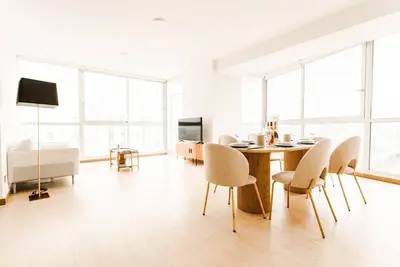Image de Luxury 3 Bedroom Cityview apt parkingandbalcony