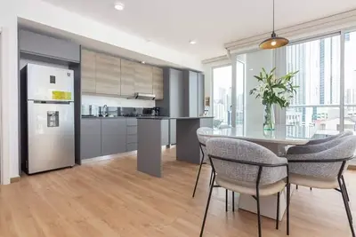 Image de Luxury 2 Br apt free parking and balcony