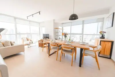 Luxury 3 Bedroom Oceanview apt w parking balcony
