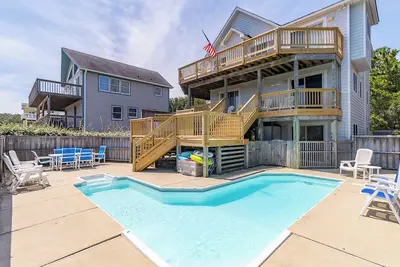 Image de Pet-friendly, oceanside 5br Corolla home w/ pool & hot tub!