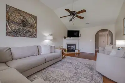 Image de Fantastic Townhouse in Hoover which is Close to Baseball Fields and Food