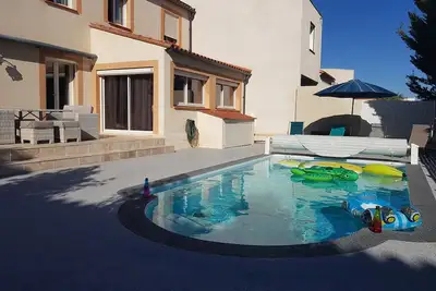 Image de Maison familiale: Piscine/Home cinéma/Jaccuzi à 20 mn des plages!