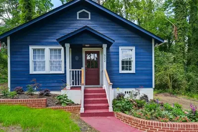 Image de Blue Bungalow |  2br 1ba | Lexington