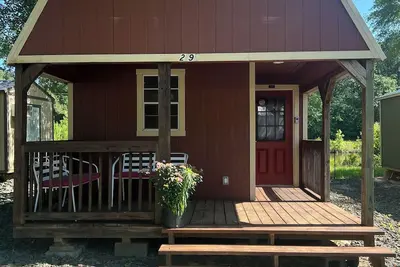 Image de Driftwood Inn and Lodge by the lake. A super convenient location\n