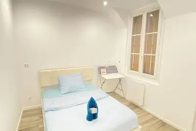 Image de Grande Maison Spacieuse et Élégante Avec 3 Salons